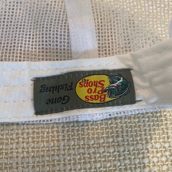 Bass Pro Shops White Fishing Hat / White w Front Fish Screen-print / OSFM - Picture 7 of 9